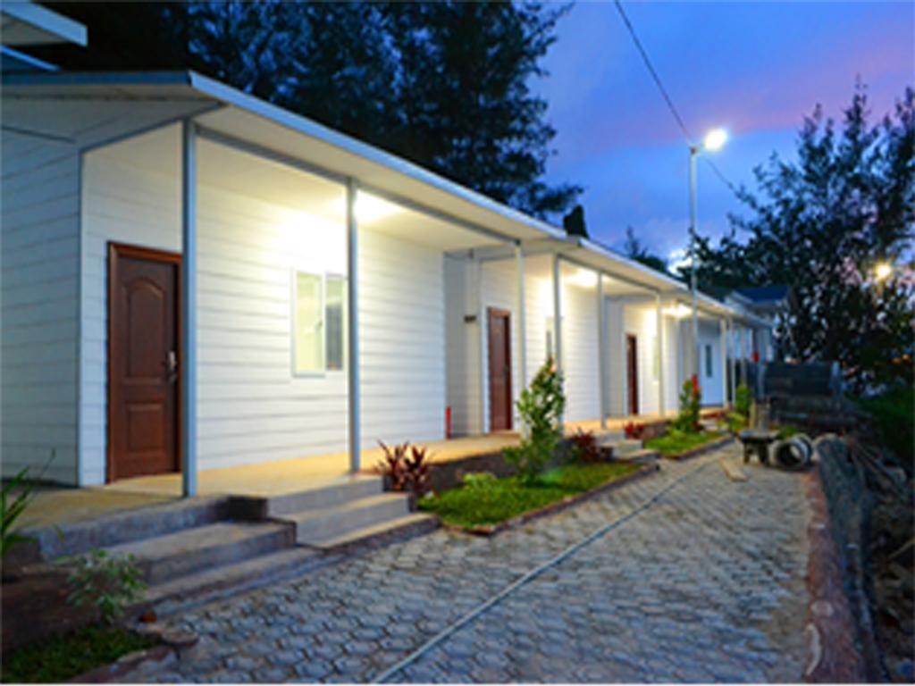 Mimiland Batu Payung Hotel Singkawang Room photo
